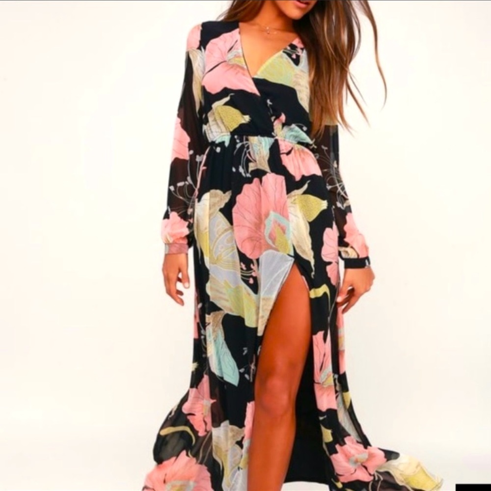 Like new- Lulu women’s long sleeve floral maxi dress